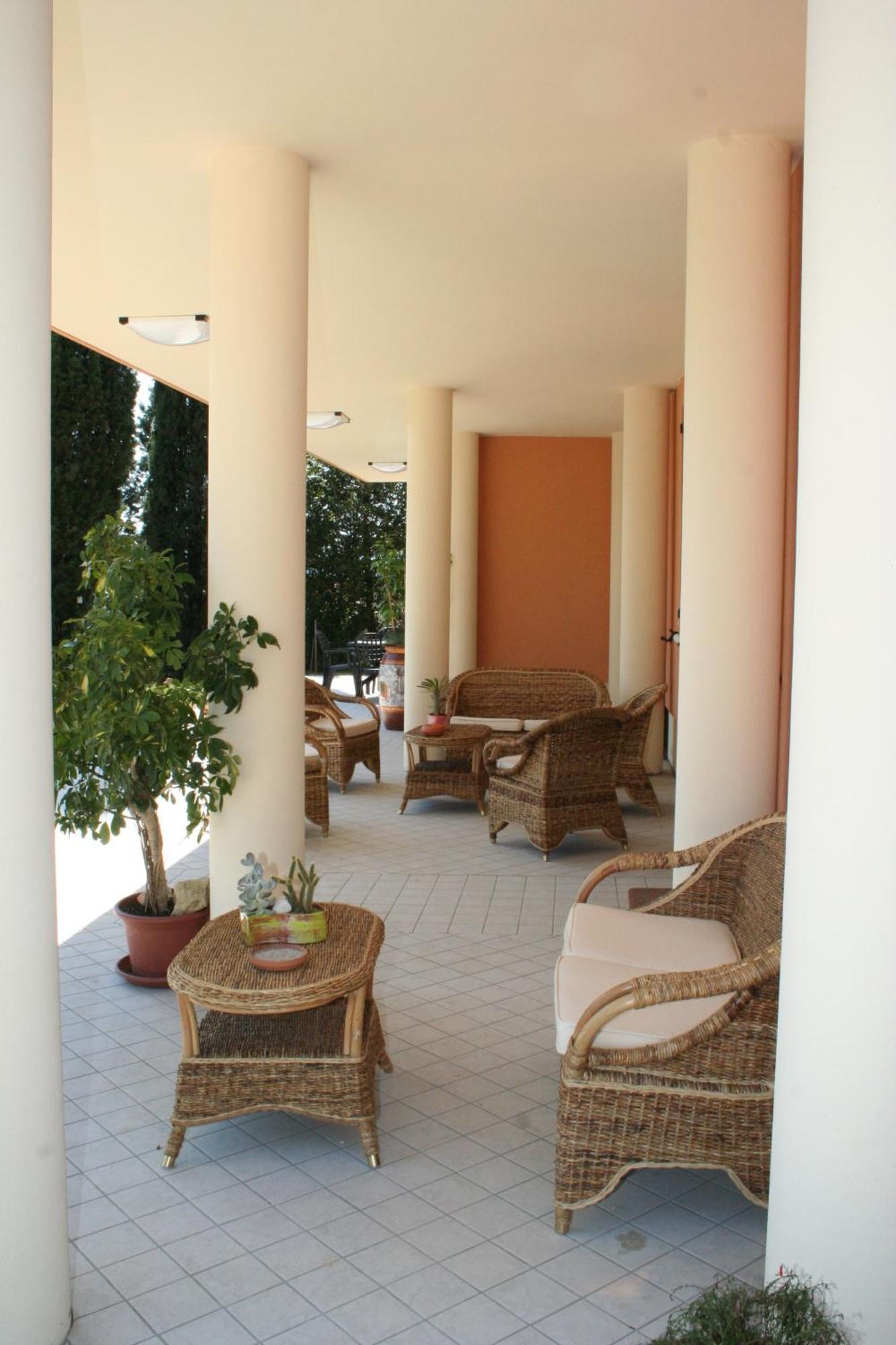 Residence Villa Degli Ulivi Бертіноро Екстер'єр фото