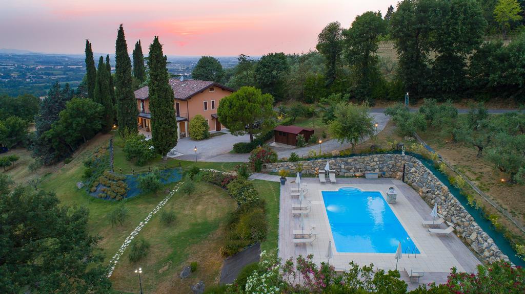 Residence Villa Degli Ulivi Бертіноро Екстер'єр фото